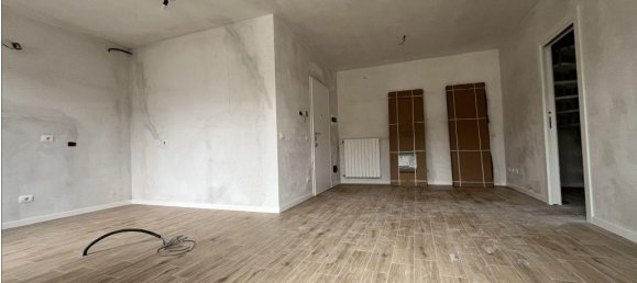 3 rooms Apartment in Gerenzago, Italy No. 2130 3