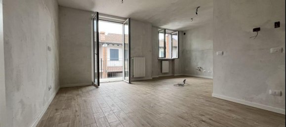 3 rooms Apartment in Gerenzago, Italy No. 2130 2