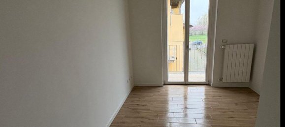 3 rooms Apartment in Gerenzago, Italy No. 2130 9