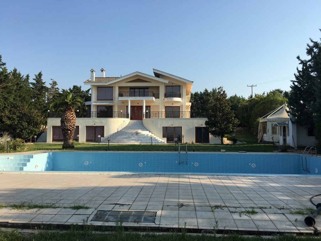 8 bedrooms Villa in Thermaic Gulf, Greece No. 6039