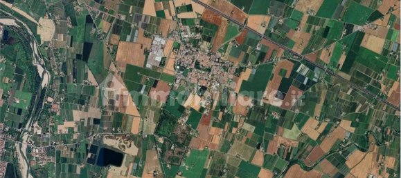 1 room Commercial property in Castelfranco Emilia, Italy No. 317431 3