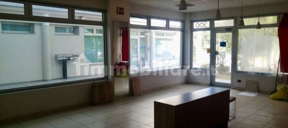 Propiedad comercial de 2 habitaciónes en Albignasego, Italy No. 321710 10