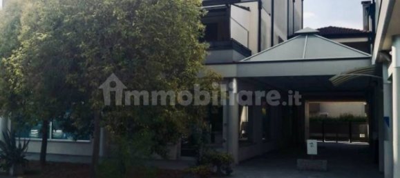 Propiedad comercial de 2 habitaciónes en Albignasego, Italy No. 321710 2