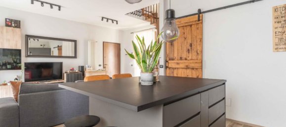 Casa de 3 habitaciónes en Cusago, Italy No. 340376 6