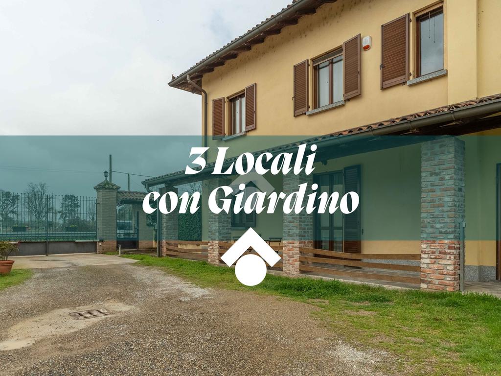 Casa de 3 habitaciónes en Cusago, Italy No. 340376