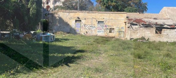 Дом с 5 комнатами в Конверсано, Италия № 29397 2