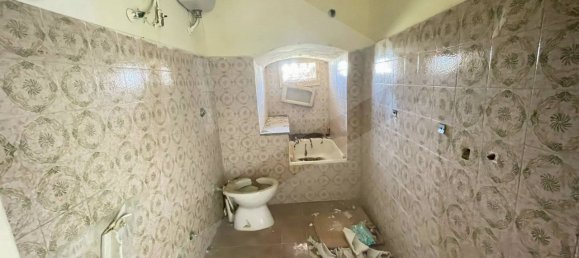 Дом с 5 комнатами в Конверсано, Италия № 29397 12