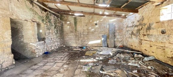 Дом с 5 комнатами в Конверсано, Италия № 29397 15