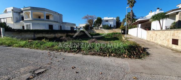 555m² Land in Taviano, Italy No. 68870 3