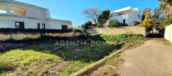 555m² Land in Taviano, Italy No. 68870 6