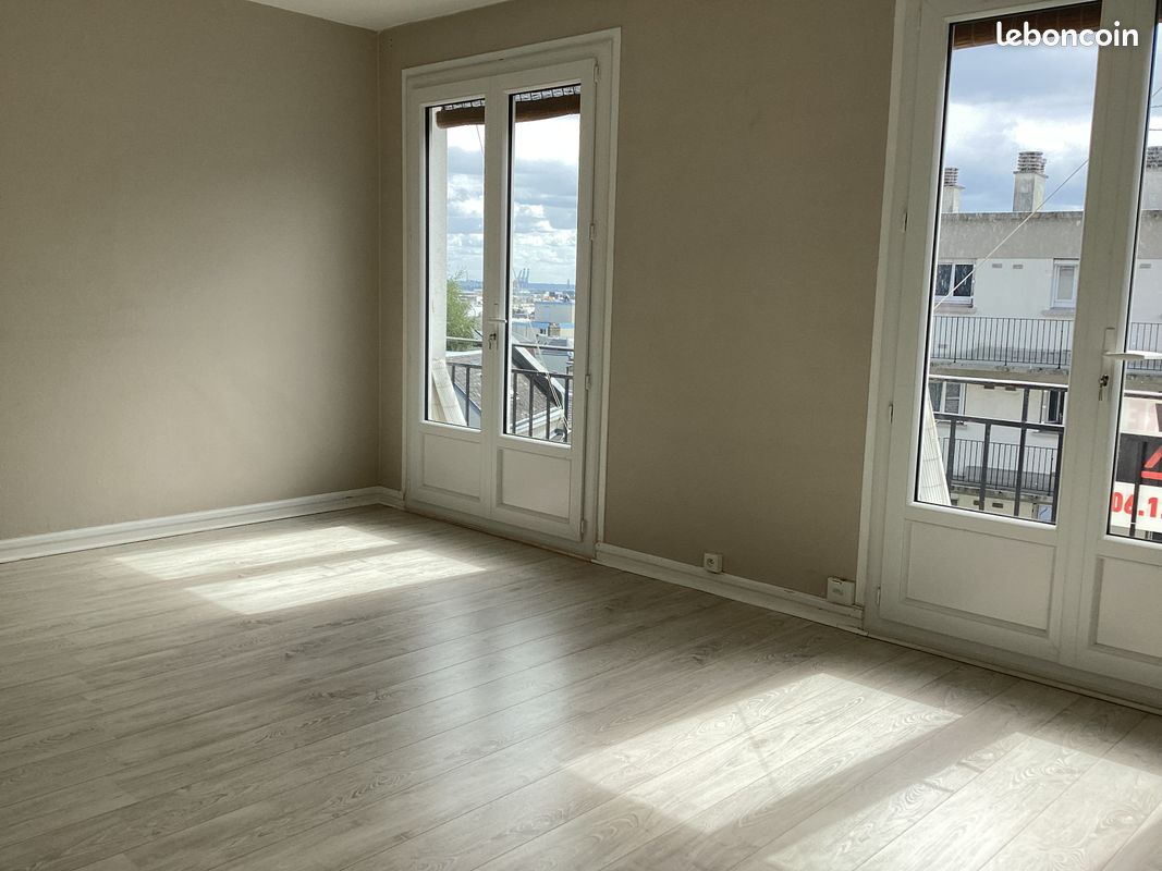 2 bedrooms Apartment in Le Havre, France No. 353707