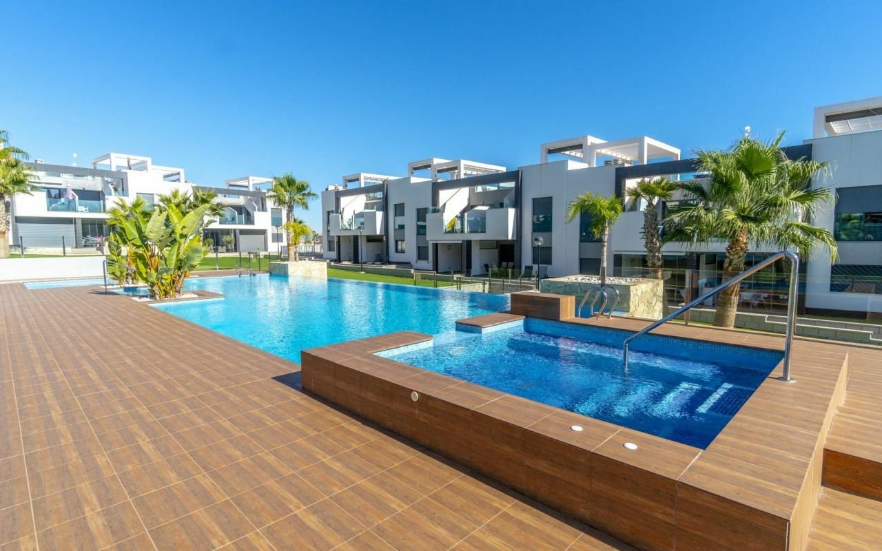 Bungalow T2 em Torrevieja, Spain N.º 285393