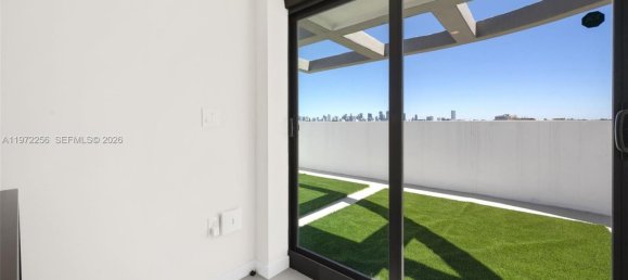 3 bedrooms Duplex for sale in Miami, Miami-Dade, Florida, USA № 614438 20