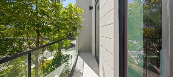 3 bedrooms Duplex for sale in Miami, Miami-Dade, Florida, USA № 614438 8