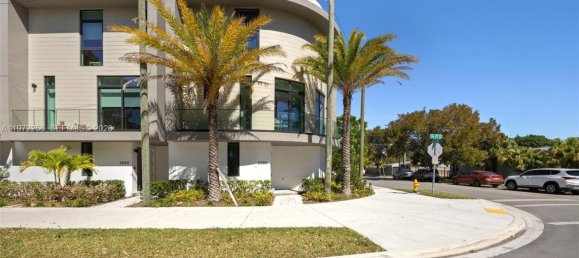 3 bedrooms Duplex for sale in Miami, Miami-Dade, Florida, USA № 614438 2