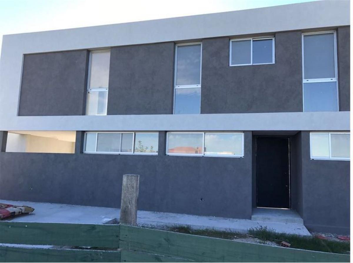 4 bedrooms House in Tigre, Argentina No. 88249