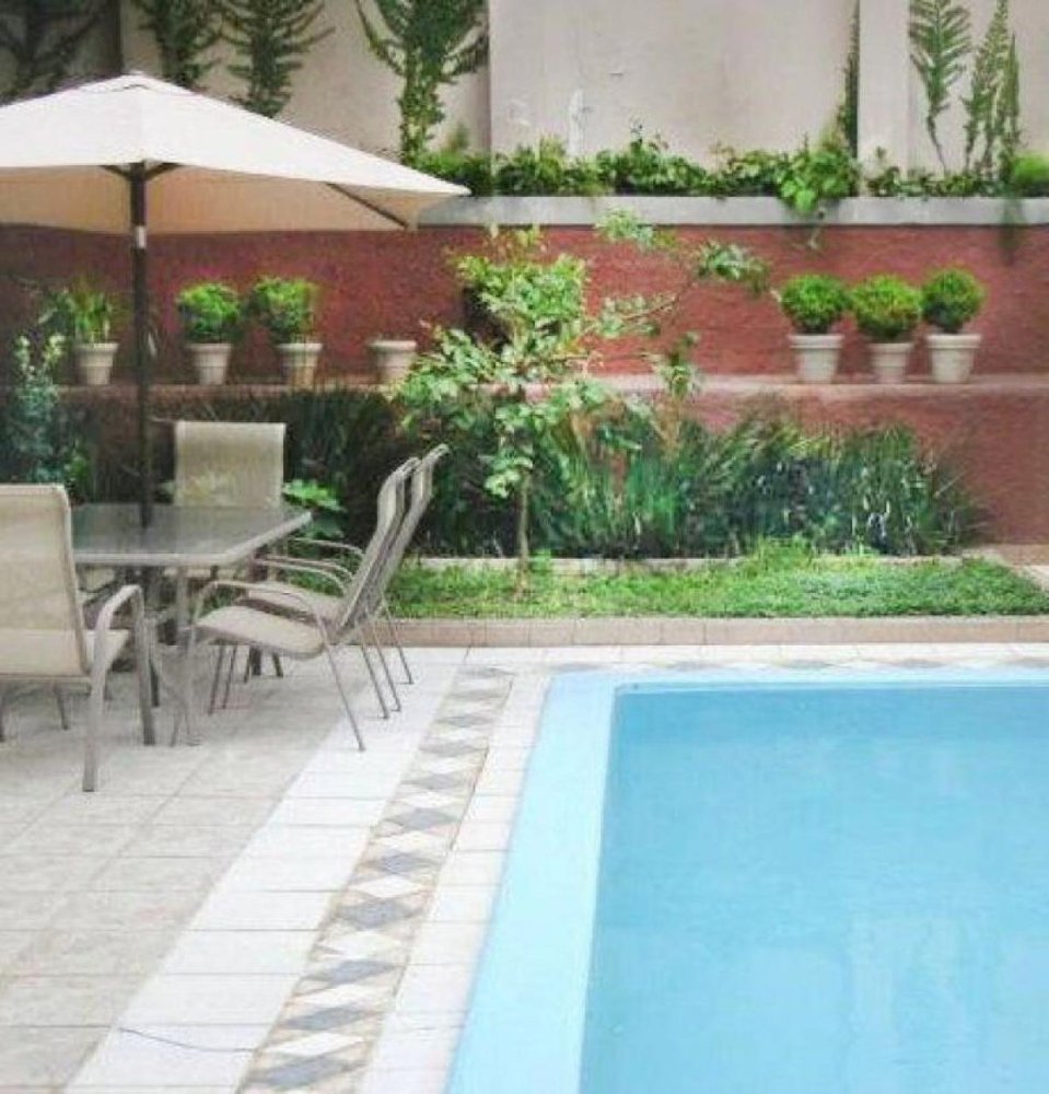 Casa de 4 dormitorios en Sao Paulo, Brazil No. 489891