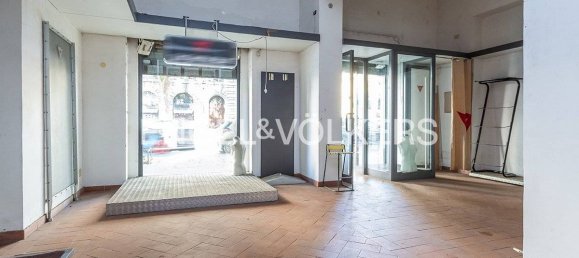 5 rooms Commercial property in Rome, Italy No. 131378 3