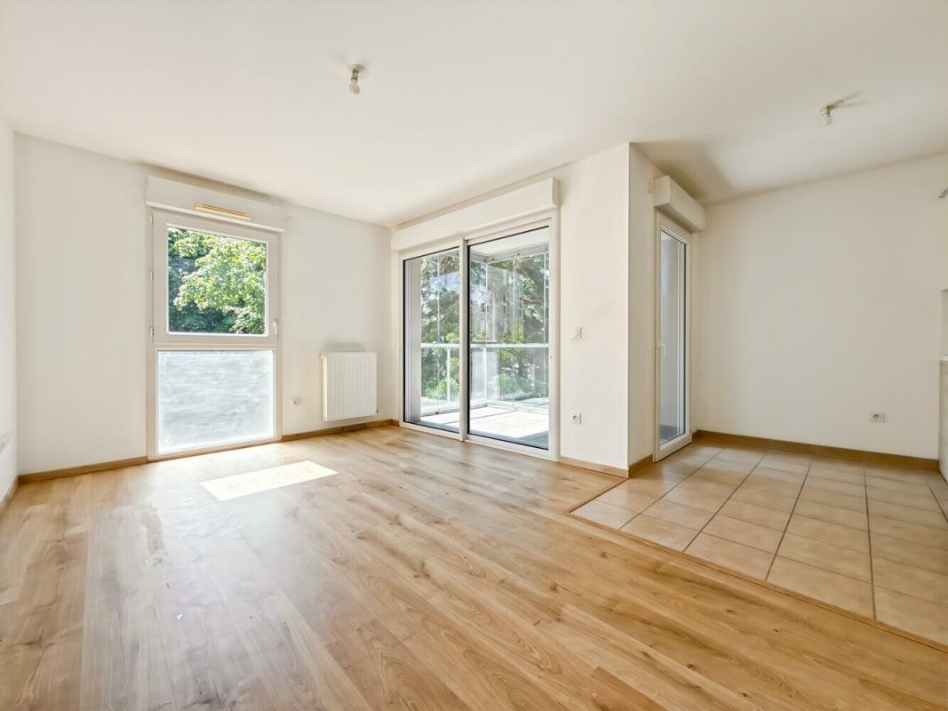 2 bedrooms Apartment in Nantes, France No. 299921