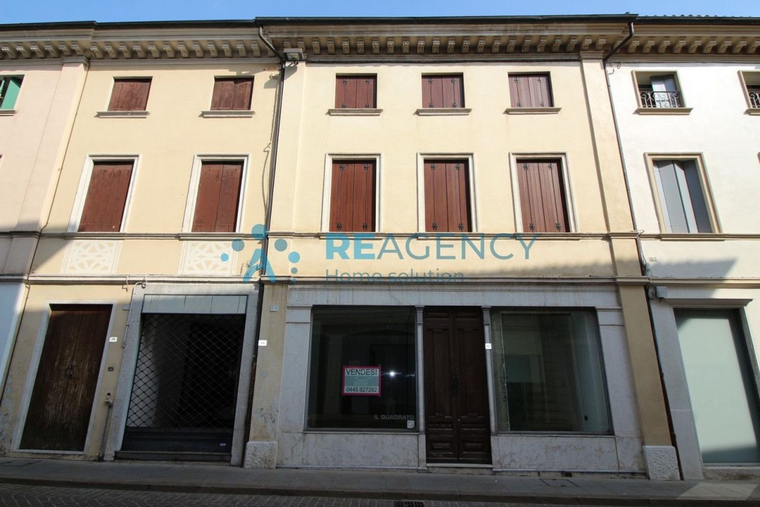 230m² Commercial property in Thiene, Italy No. 317836
