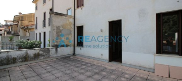230m² Commercial property in Thiene, Italy No. 317836 10