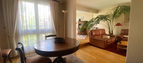 3 bedrooms Apartment in Yvelines, France No. 130384 4