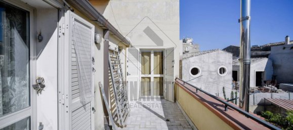 4 Schlafzimmer Haus in Noto, Italy, Nr. 136493 25