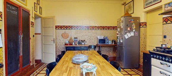 Casa de 7 dormitorios en Orleans, France No. 53396 2