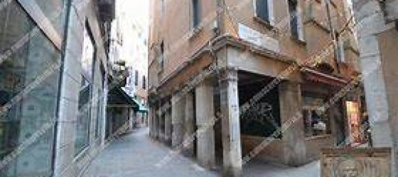 9 rooms Commercial property in Venice, Italy No. 61576 21
