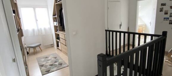 Dúplex de 2 dormitorios en Emerainville, France No. 333311 7