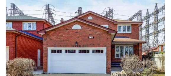 6 bedrooms House in Mississauga, Canada No. 922 2