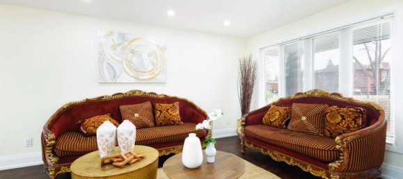 6 bedrooms House in Mississauga, Canada No. 922 5