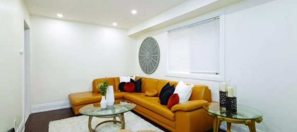 6 bedrooms House in Mississauga, Canada No. 922 11