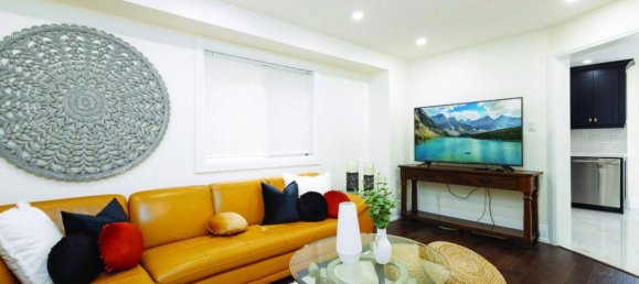 6 bedrooms House in Mississauga, Canada No. 922 12