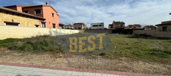 547m² Land in La Lastrilla, Spain No. 106987 2