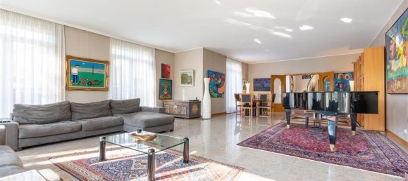 4 bedrooms House in Saint-Maur-des-Fosses, France No. 165720 3