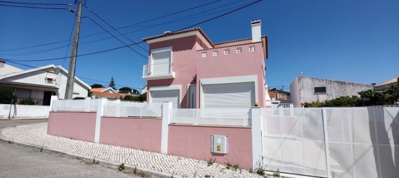 4 chambres Maison de ville à Almada, Portugal No. 132746 2