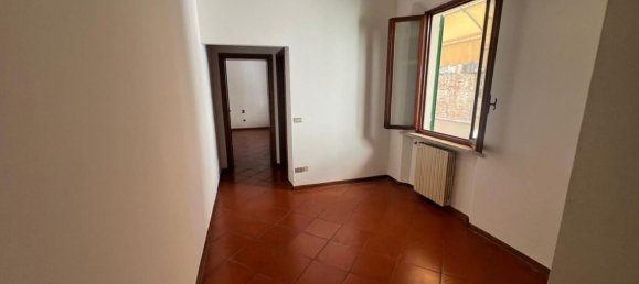 Apartamento de 3 divisões em Empoli, Italy N.º 110894 7