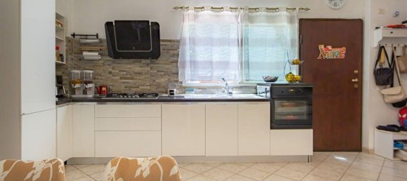 3 rooms Apartment in Gallicano nel Lazio, Italy No. 215020 12