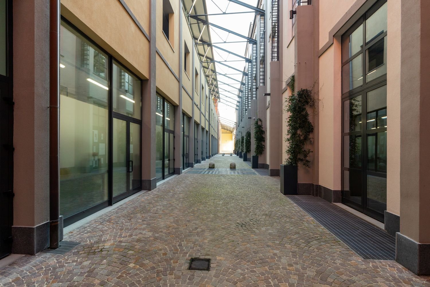 3-salle Appartement à Milan, Italy No. 246885