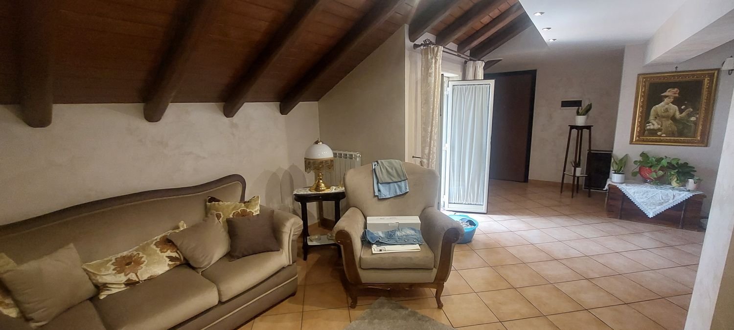 Квартира с 5 комнатами в Патерно, Италия № 48714