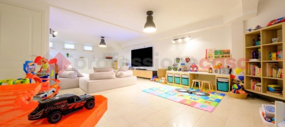 5 rooms House in Livorno, Italy No. 156115 36