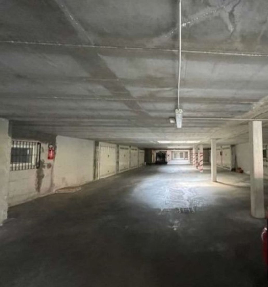 28m² Garage in Cura Carpignano, Italy No. 183904