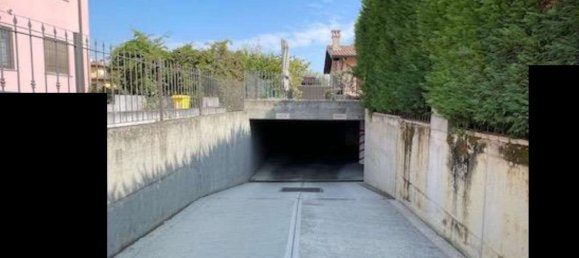 28m² Garage in Cura Carpignano, Italy No. 183904 4