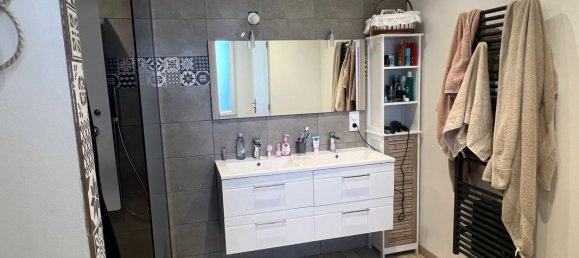 3 bedrooms House in Freterive, France No. 193695 12