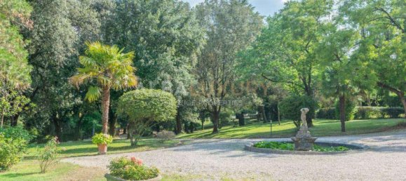 38 bedrooms Villa in Perugia, Italy No. 491 11