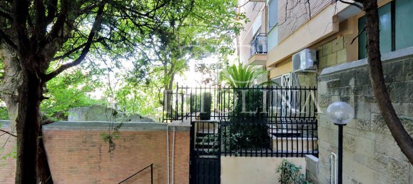 3 bedrooms Apartment in Rome, Italy No. 197213 29