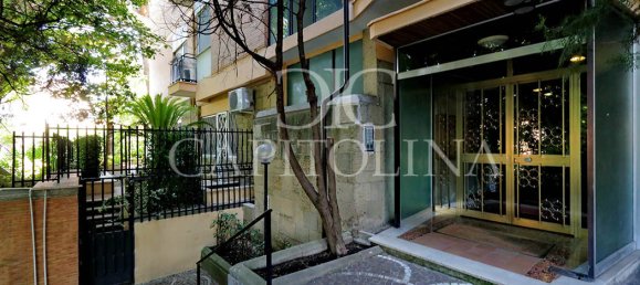3 bedrooms Apartment in Rome, Italy No. 197213 13