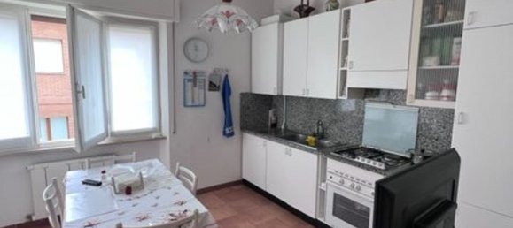 6 rooms Apartment in Jesi, Italy No. 86082 3