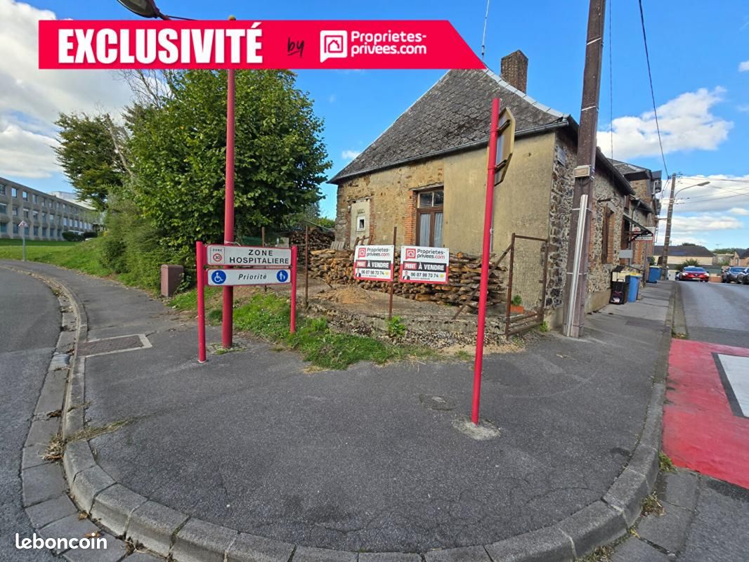 Casa de 4 dormitorios en Hirson, France No. 217396